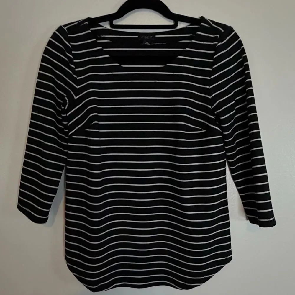 Ann Taylor Top Shirt Black With White Stripes 3/4 Sleeve Ponte Size XS Stretchy